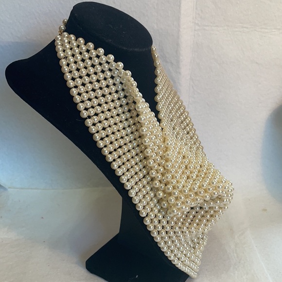 Faux pearl ascot necklace mesh scarf - Picture 3 of 10